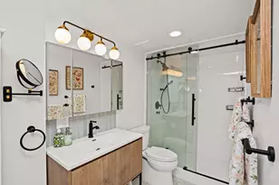 175 E Delaware Pl, Chicago, IL 60611 - Photo 11