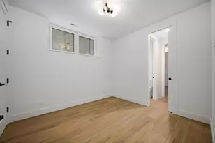 1124 W Addison St, Chicago, IL 60613 - Photo 17