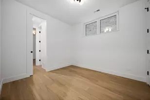 1124 W Addison St, Chicago, IL 60613 - Photo 15