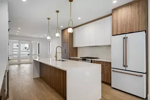 1124 W Addison St, Chicago, IL 60613 - Photo 25