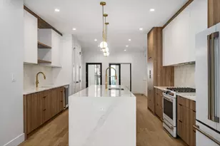 1124 W Addison St, Chicago, IL 60613 - Photo 7