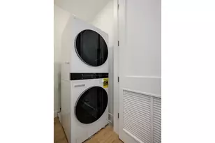 1124 W Addison St, Chicago, IL 60613 - Photo 37