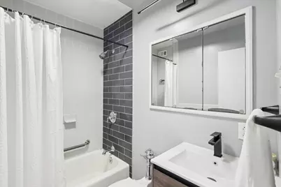 3900 N Lake Shore Drive #5E, Chicago, IL 60613 - Photo 13
