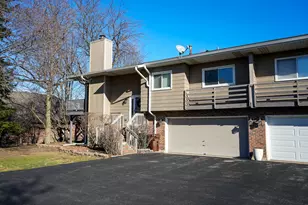 647 Johnson Ave, Frankfort, IL 60423 - Photo 1