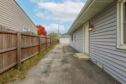 16753 Hilltop Avenue, Orland Hills, IL 60487 - Photo 21