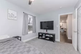 221 Meadowbrook Dr, Bloomington, IL 61701 - Photo 21