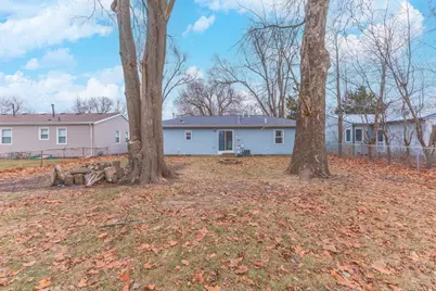 221 Meadowbrook Drive, Bloomington, IL 61701 - Photo 33