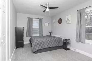 221 Meadowbrook Dr, Bloomington, IL 61701 - Photo 19