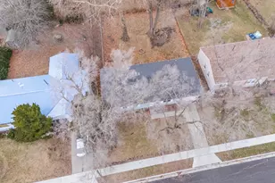 221 Meadowbrook Dr, Bloomington, IL 61701 - Photo 25