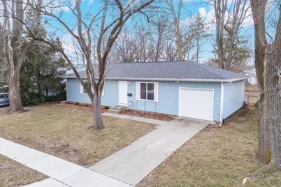 221 Meadowbrook Drive, Bloomington, IL 61701 - Photo 1