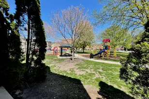 1258 Brown St, Des Plaines, IL 60016 - Photo 17