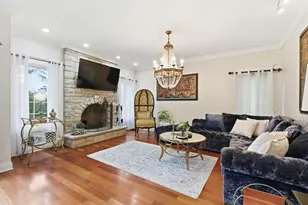 395 S Scott St, Elmhurst, IL 60126 - Photo 3