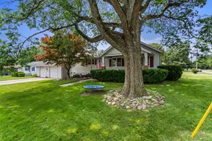 504 S West Union St, Monticello, IL 61856 - Photo 3