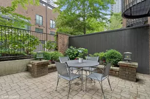 1327 N Sutton Pl, Chicago, IL 60610 - Photo 23
