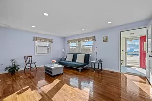 909 E Railroad St, Sandwich, IL 60548 - Photo 5