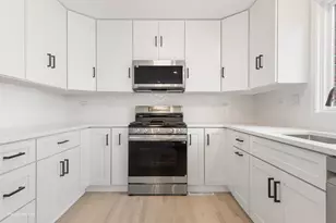 8548 Monaghan Dr, Tinley Park, IL 60487 - Photo 9