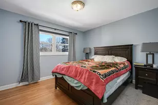 2067 W Farwell Ave, Chicago, IL 60645 - Photo 9