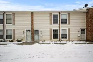 1938 Huntington Blvd, Hoffman Estates, IL 60169 - Photo 1