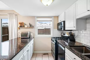 1938 Huntington Blvd, Hoffman Estates, IL 60169 - Photo 7