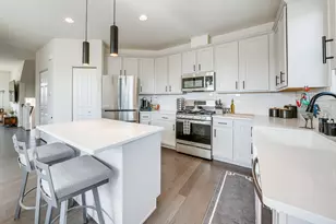 3S530 Cambridge Ct, Warrenville, IL 60555 - Photo 3