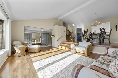 304 E Hiawatha Trail, Mount Prospect, IL 60056 - Photo 7