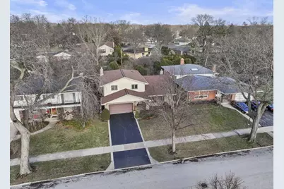 304 E Hiawatha Trail, Mount Prospect, IL 60056 - Photo 33