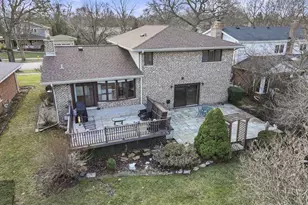 304 E Hiawatha Trail, Mount Prospect, IL 60056 - Photo 31