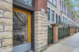 368 W Huron St, Chicago, IL 60654 - Photo 3