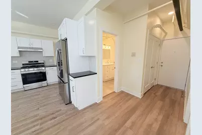 3927 N Pine Grove Avenue #BW, Chicago, IL 60613 - Photo 9