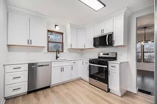 790 Hillview Ave, West Chicago, IL 60185 - Photo 11