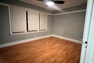 7800 S Burnham Ave, Chicago, IL 60649 - Photo 5