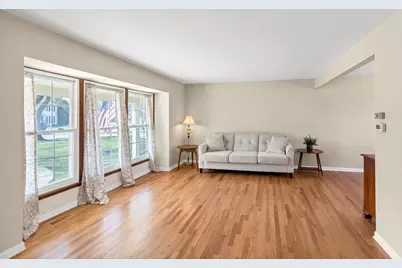 915 N Saratoga Drive, Palatine, IL 60074 - Photo 7