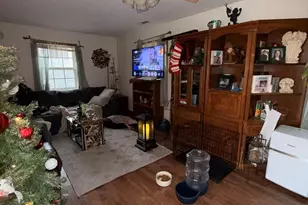 407 N 1st St, Fairbury, IL 61739 - Photo 17