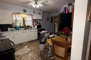 407 N 1st St, Fairbury, IL 61739 - Photo 11