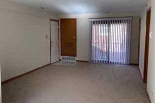 10541 Parkside Ave, Chicago Ridge, IL 60415 - Photo 3