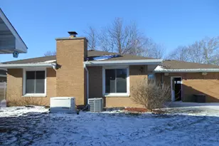 1004 Westminster Rd, Joliet, IL 60435 - Photo 3