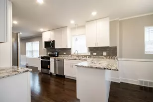 8318 S Blackstone Ave, Chicago, IL 60619 - Photo 3