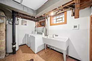 3110 W Jarvis Ave, Chicago, IL 60645 - Photo 11