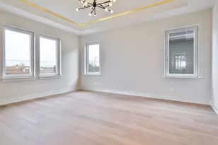 5256 W Newport Ave, Chicago, IL 60641 - Photo 25