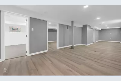 9549 S Calumet Avenue, Chicago, IL 60628 - Photo 23