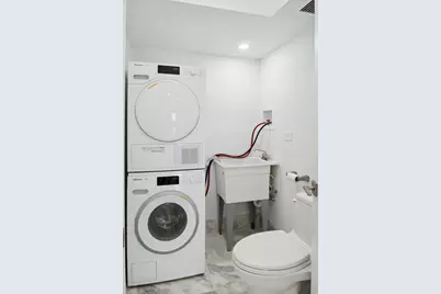 175 E Delaware Place #7204, Chicago, IL 60611 - Photo 17