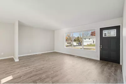 2413 Country Lane, McHenry, IL 60051 - Photo 7