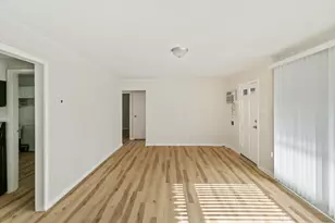 28 Apple Ln, Park Forest, IL 60466 - Photo 7