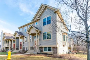 18599 W Sterling Ct, Grayslake, IL 60030 - Photo 1