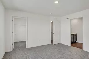 422 Lakeshore Ct, Saint Charles, IL 60174 - Photo 13