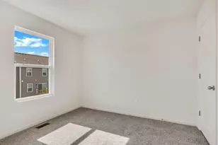 424 Lakeshore Ct, Saint Charles, IL 60174 - Photo 15