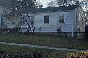 918 Lavoie Ave, Elgin, IL 60120 - Photo 3