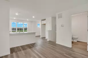 426 Lakeshore Ct, Saint Charles, IL 60174 - Photo 7