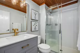 3930 N Pine Grove Ave, Chicago, IL 60613 - Photo 15