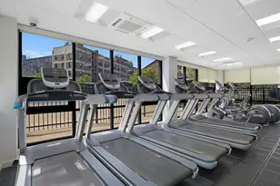 3930 N Pine Grove Ave, Chicago, IL 60613 - Photo 33